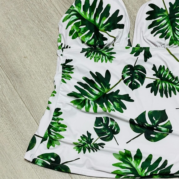 Swim Top Tropical Leaf Print Halter Style - Picture 2 of 11